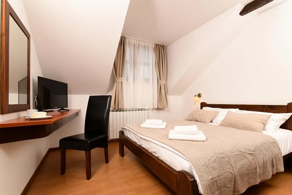 Villa Moya Fuzine